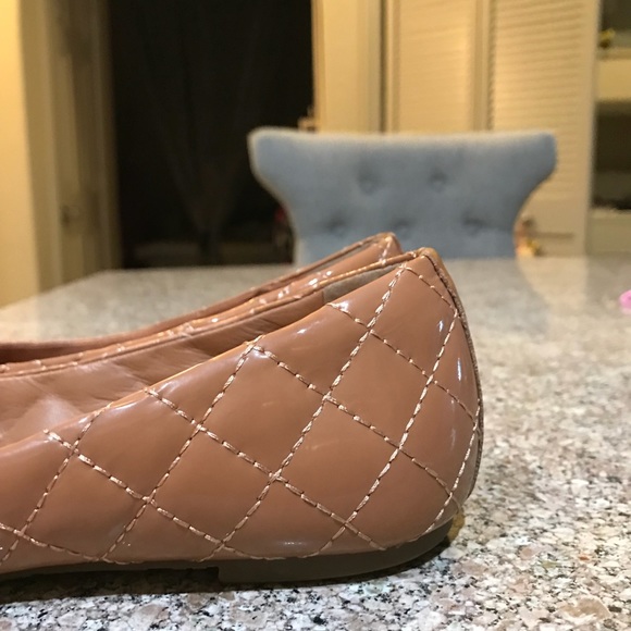 Tory Burch Quinn nude quilted patent ballet flat - Picture 3 of 5